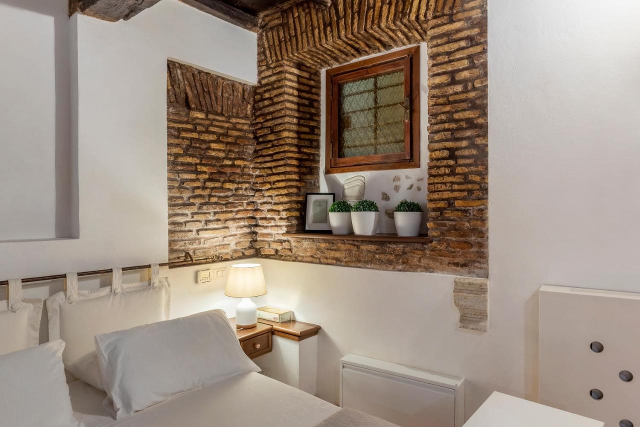 Heart Of Trastevere Studio Flat Рим Екстериор снимка